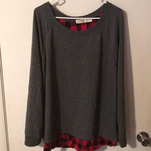 Long sleeve buffalo plaid and grey faded glory top